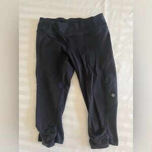 Lululemon Women's Black Capri With Ruched Ends Leggings- 6